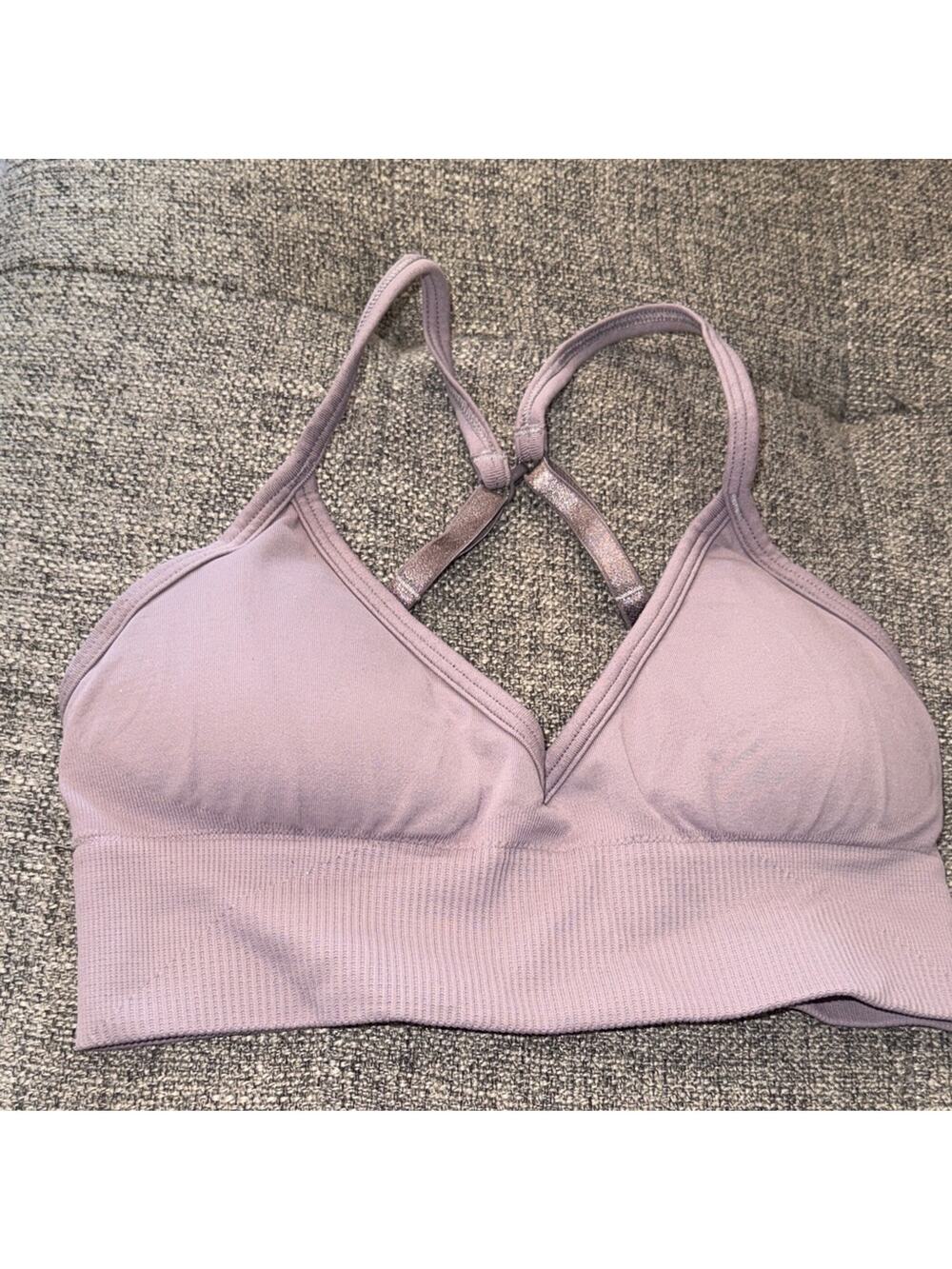 Lululemon sports bra lilac purple adjustable straps ribbed band size 4